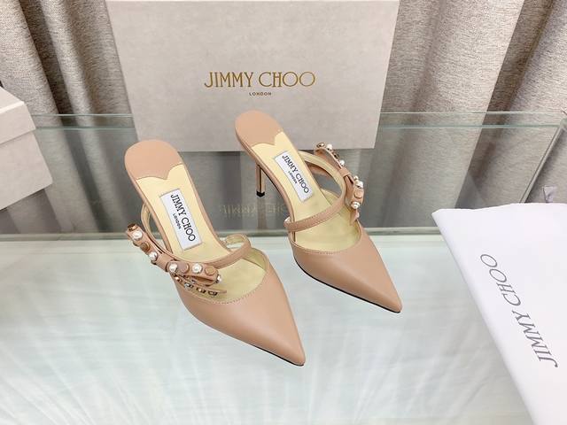 冲量价: Jimmy Choo 春夏新品爆款蝴蝶结单鞋系列单品 鞋面：羊皮 油边蝴蝶结 内里：羊皮里 大底：原版意大利真皮大底 跟高 ：8.5Cm 码数 ：35
